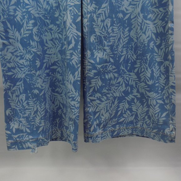 NYDJ - Claire Trouser Palace Leaves Print Size 10P NWT TORN LEG BOTTOM READ! - Picture 3 of 13